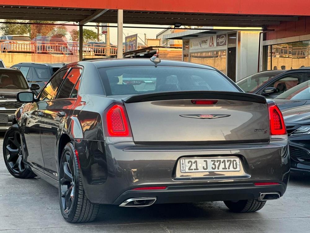 کرایسلەر 300